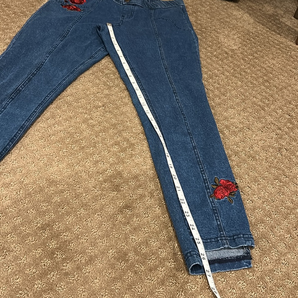 Hue Women’s Blue Denim and Red Floral Embroidered Jeggings Size Small/Waist 26 - Picture 8 of 9